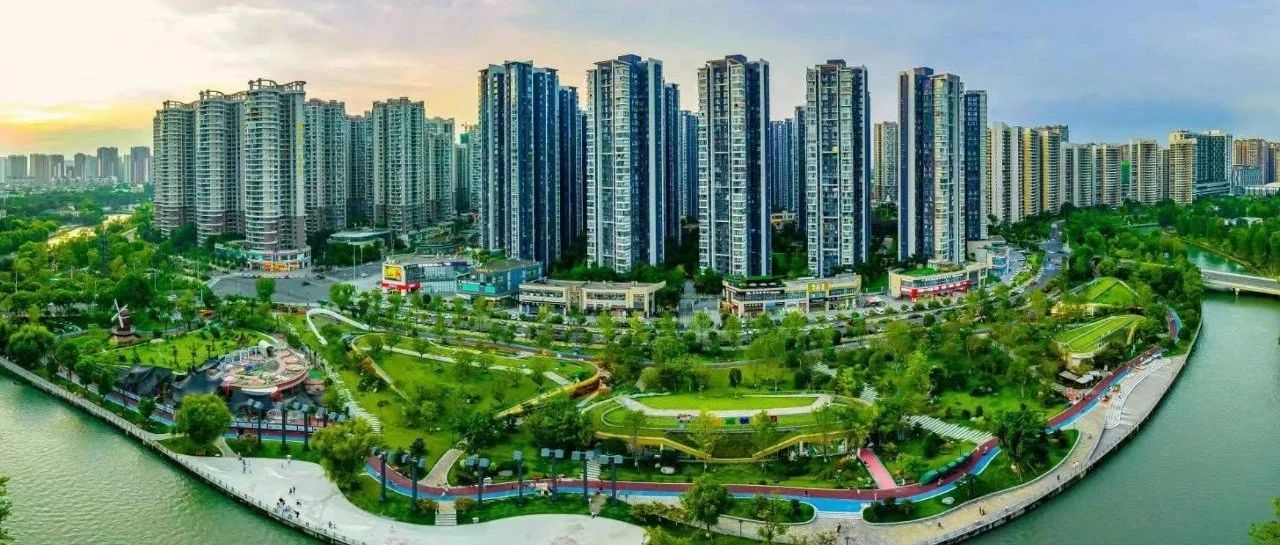全区工作交流会召开，有关区领导、区级部门、园区、镇（街道）、区属国企和专班围绕做好明年工作谈思路、话