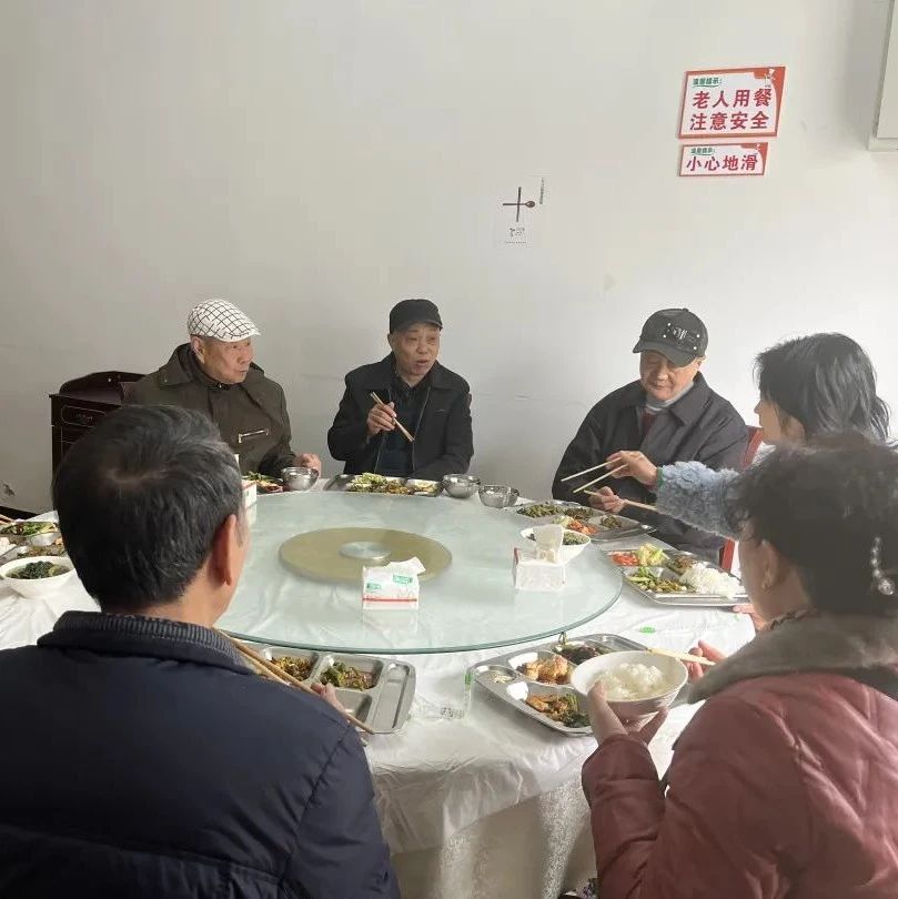 温江一家亲！这个社区食堂免费配送饭菜，“圈粉”许多叔叔嬢嬢~