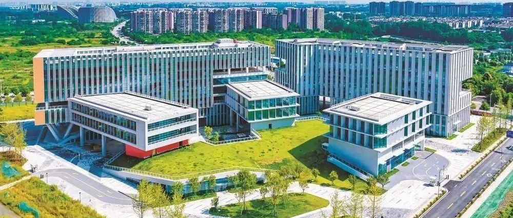 温江打造高水平载体，筑牢产业集聚的“新高地”→