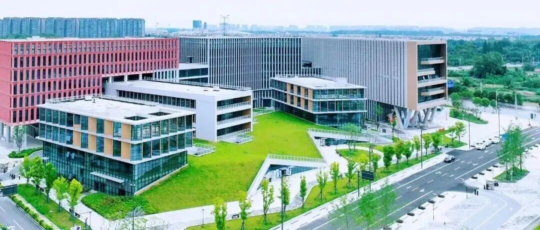 咖啡香里办业务！温江的园区服务高效又暖心→