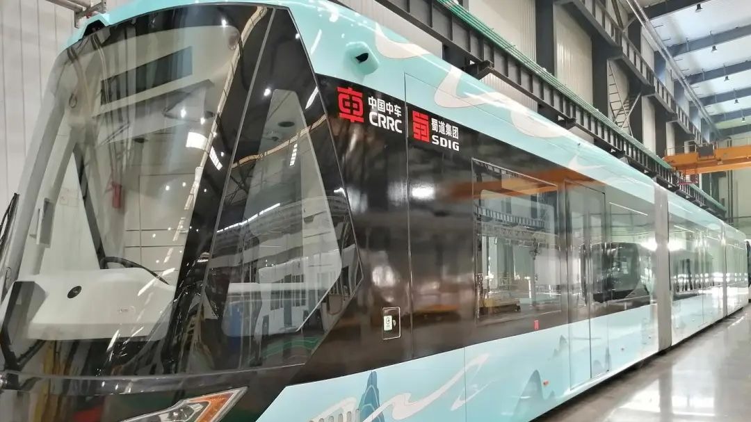 智轨列车来了！7月23日起运行，连接成都大运会主场馆