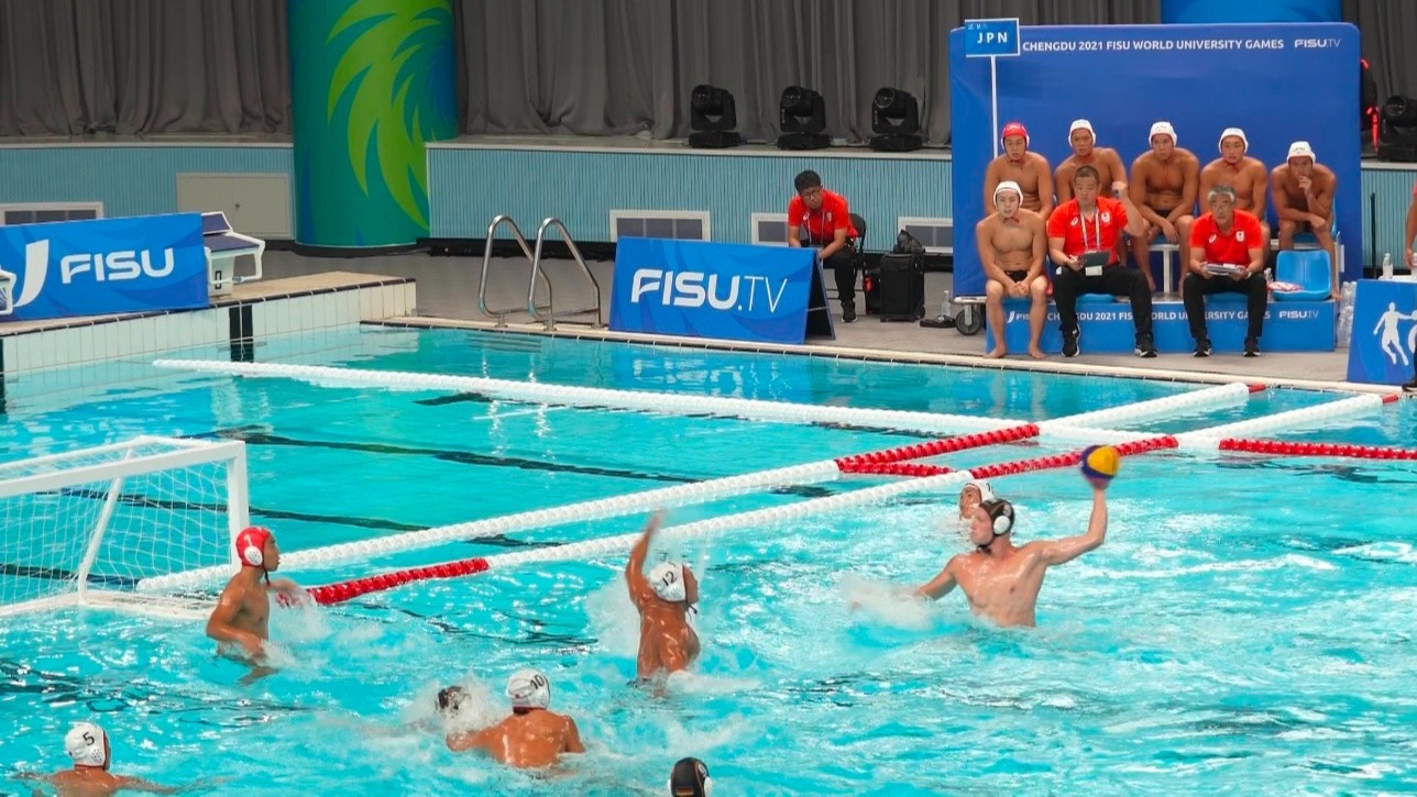 天府融媒看大运｜大运首个比赛日 感受场馆里的速度与激情