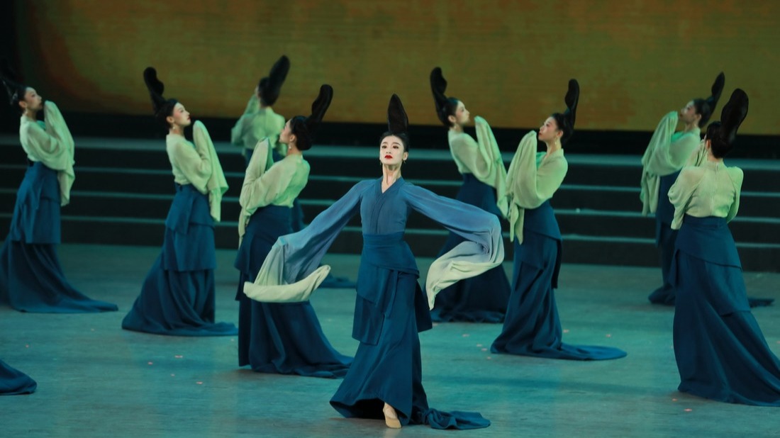 天府融媒看大运｜“青春In Time”成都大运会运动员联欢会精彩上演