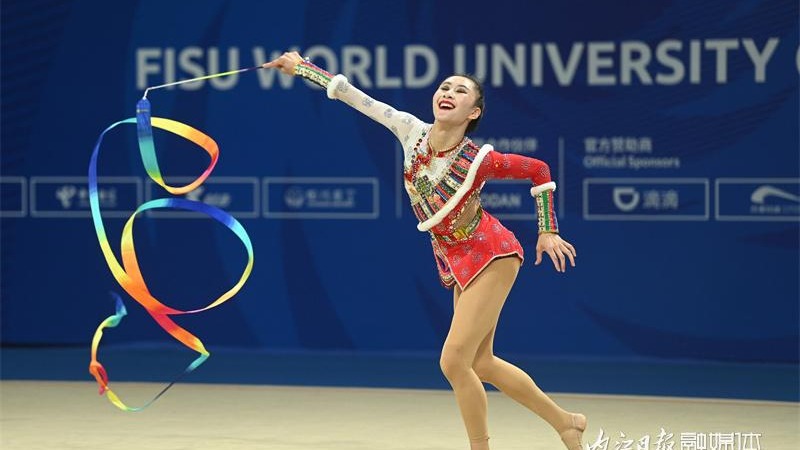 天府融媒看大运 | 启蒙教练谈陈佳琪夺冠背后：日常缠着绷带训练，赛前一天因脚伤就医