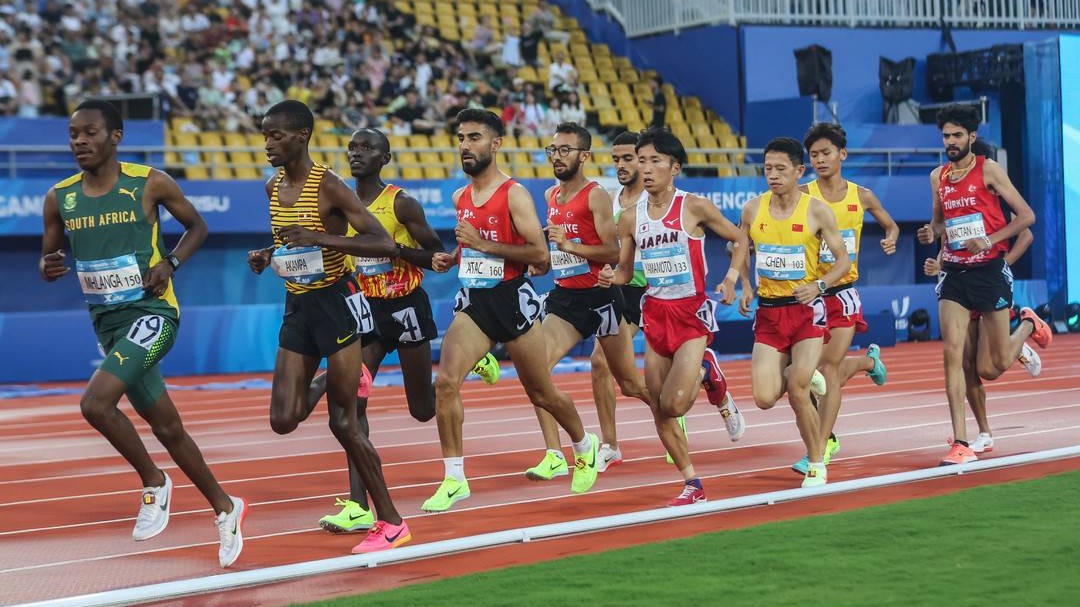 天府融媒看大运｜赛事观察：田径赛场上的“速度与激情”