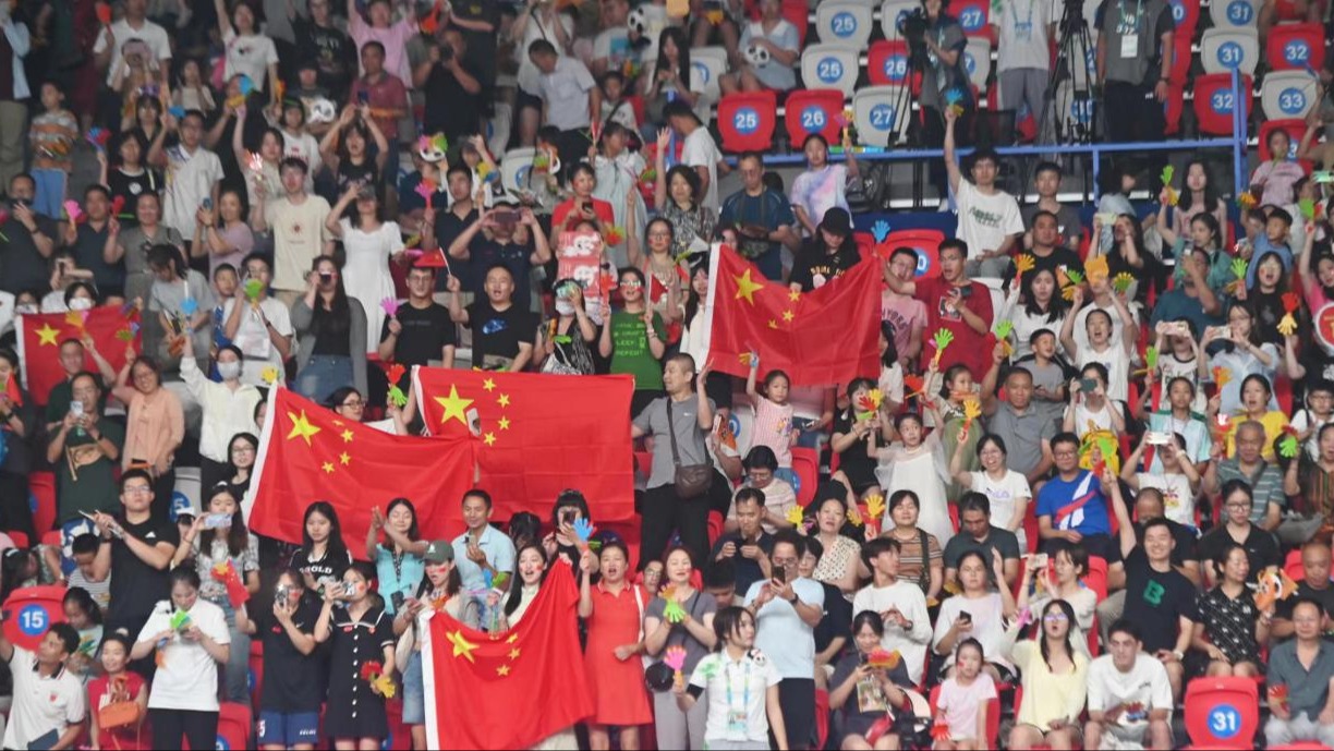 天府融媒看大运丨环卫工、建设者、建言市民等受邀观赛！这是成都大运会表达感谢最真诚的方式