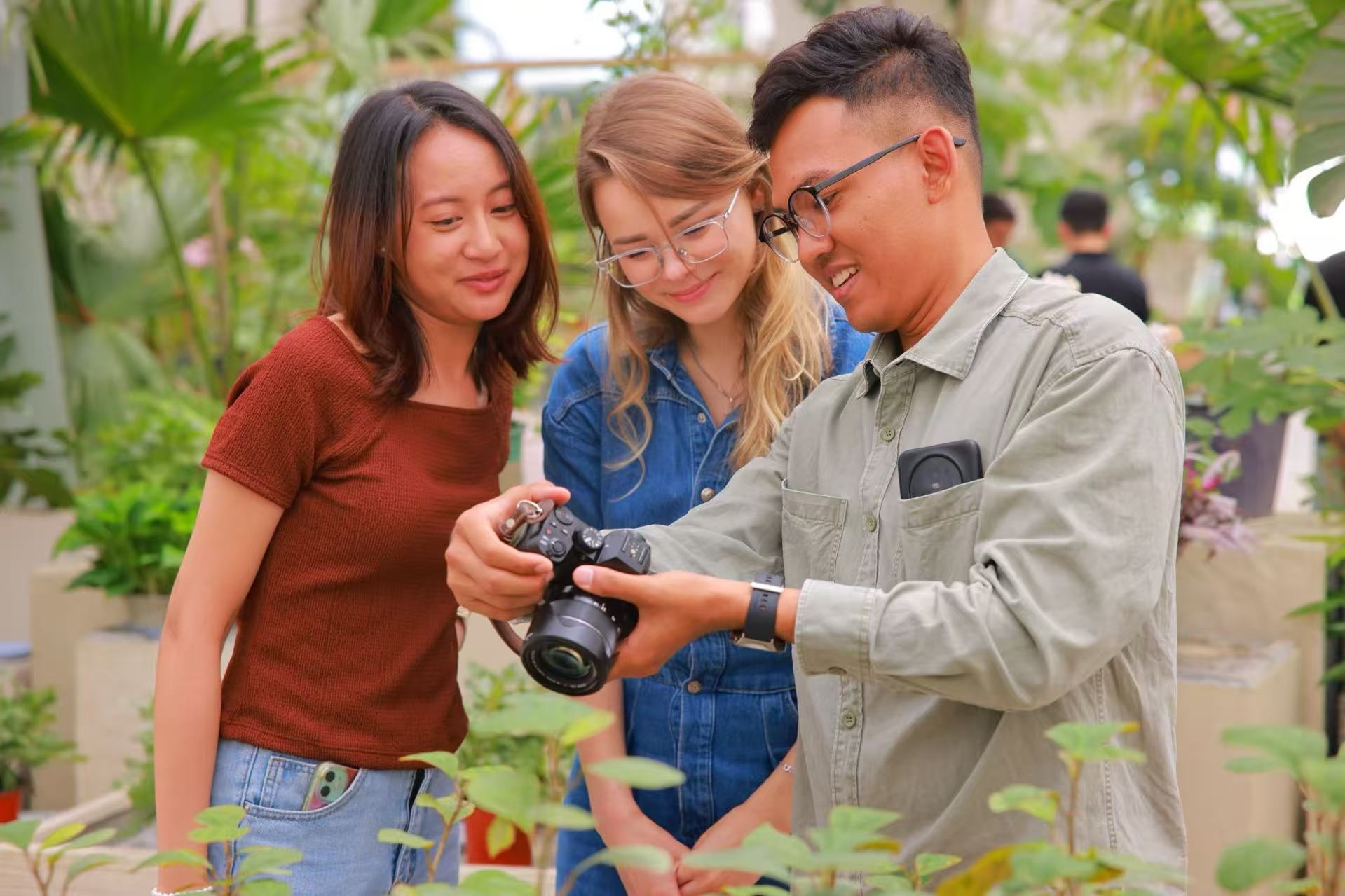 Graduation Trip s under "Meet at Chinese Corner": International Students Celebrate Graduation with Lasting Memories from Wenjing毕业季记忆行！海外留学生&ldquo;域见&rdquo;温江，珍藏美好