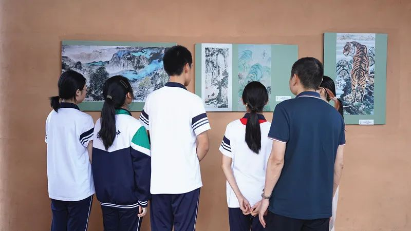 温江00后的书画展，一场跨越千年的笔墨对话
