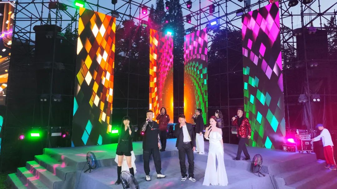 超过瘾！鲁家滩音乐牧场这场歌友会点燃温江夏夜~
