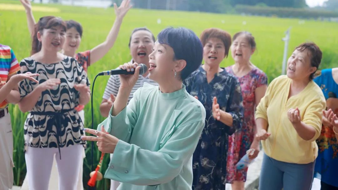 歌手陈明走进温江！在“希望的田野上”感受乡村之美