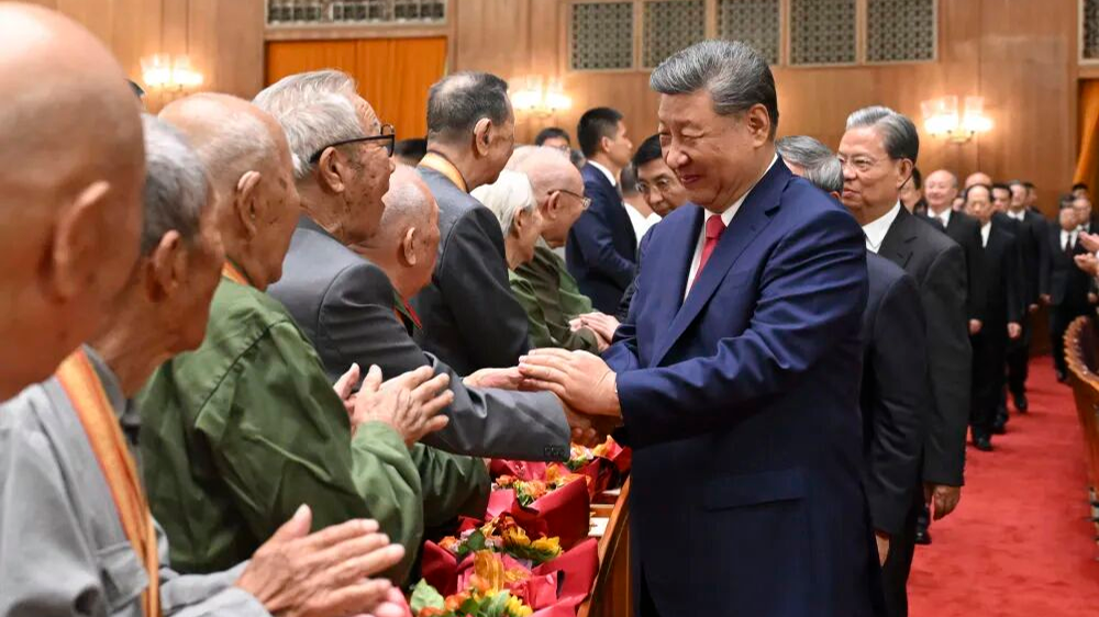 纪念中国人民抗日战争暨世界反法西斯战争胜利80周年文艺晚会《正义必胜》在京隆重举行 习近平等出席观看