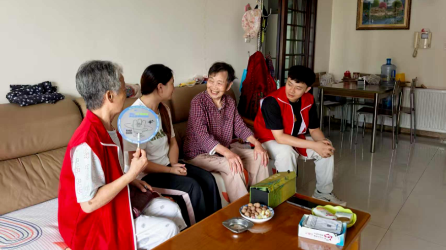 情暖“双节”，柳城街道光华社区开展走访慰问活动