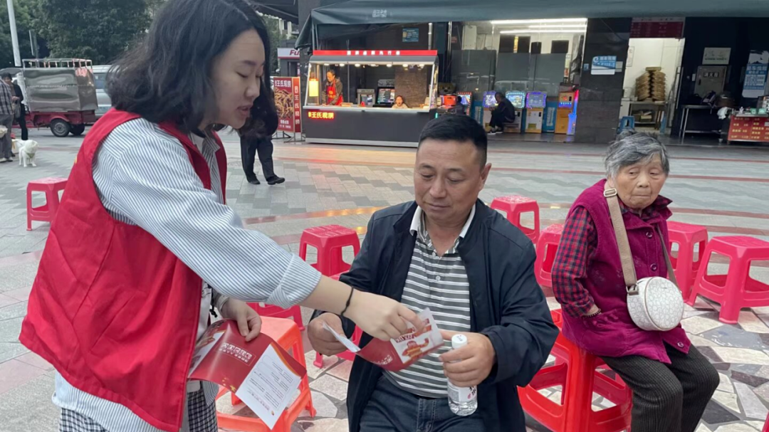 露天影院变身安全课堂，德通桥社区消防宣传活动“走新”更“走心”