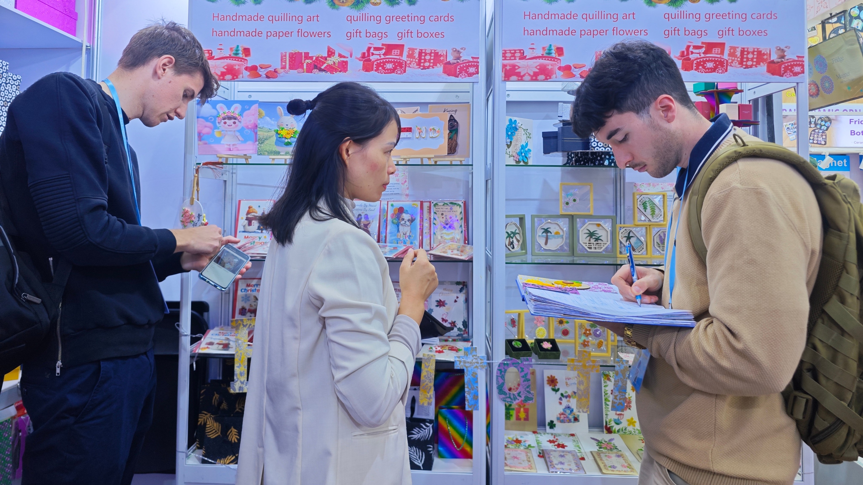 温江衍纸作品亮相广交会，成功“圈粉”海外客商