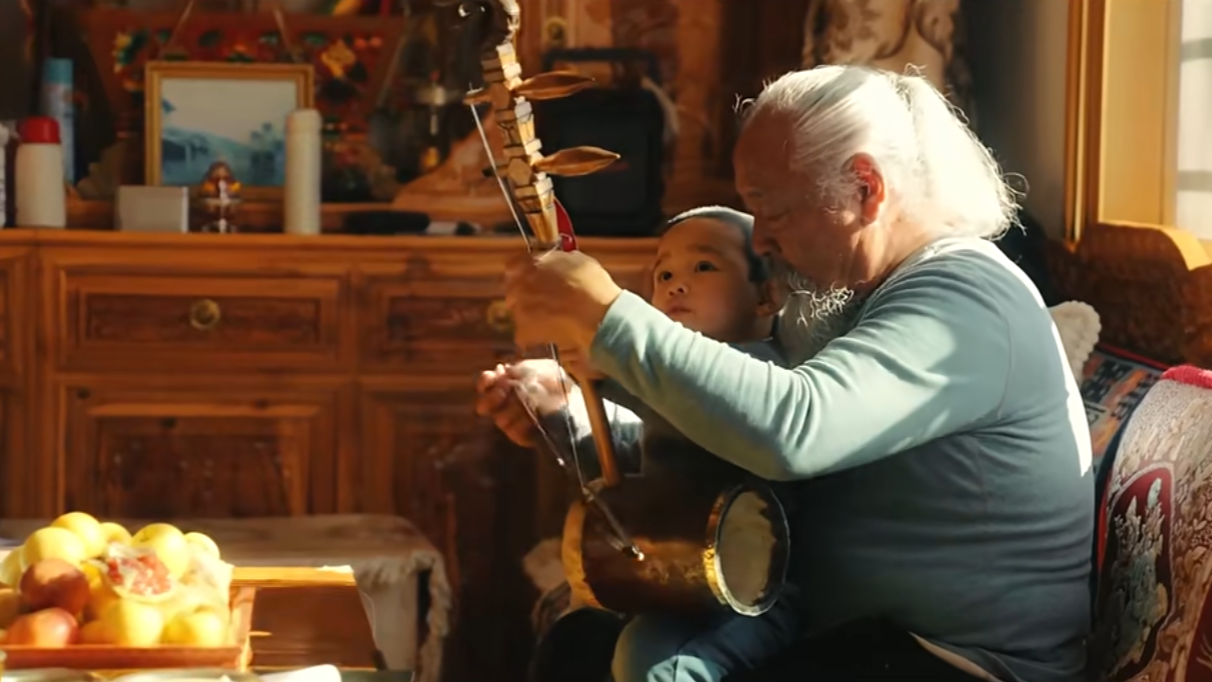 从放牛娃到世界之最：一位藏族老人的弦歌60年