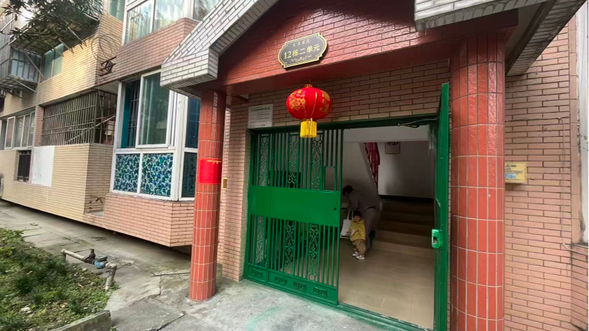 邻里有爱、小区如家！温江这个小区摆起了“楼道家宴”