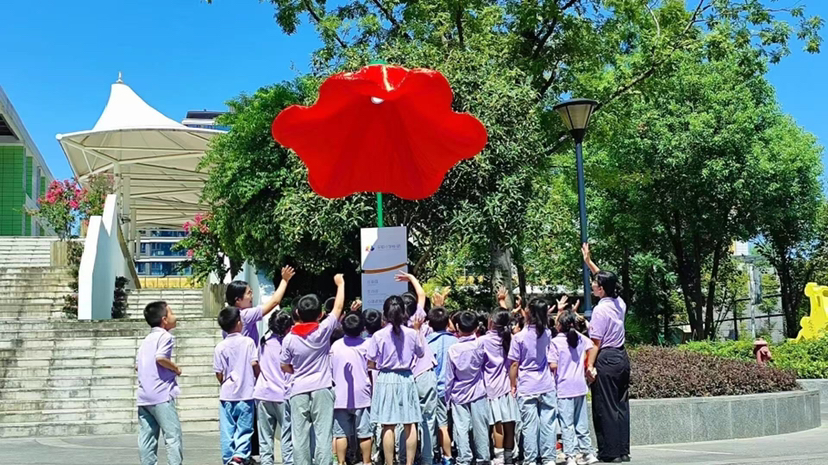 一朵特别的“小红花”，藏着对孩子最温柔的鼓励