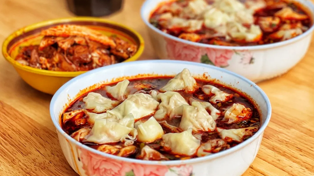 鲜香嫩滑！温江的抄手真的很绝~