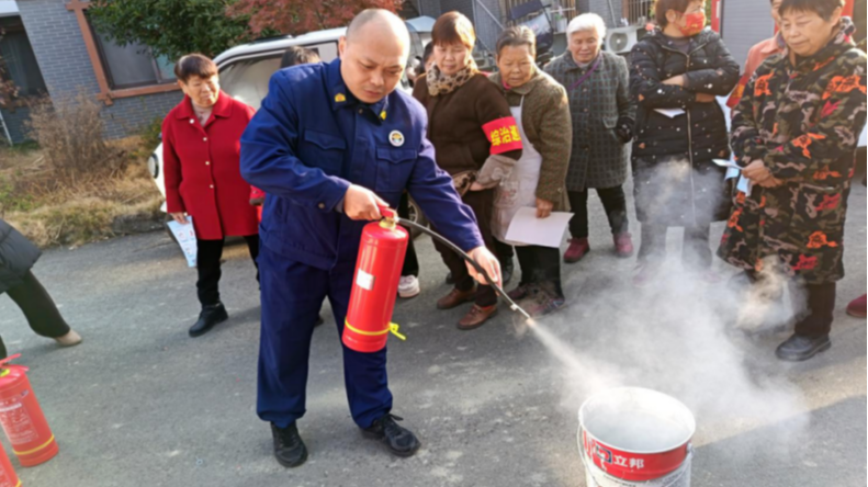 防患未“燃”筑平安，金马街道开展消防安全实训