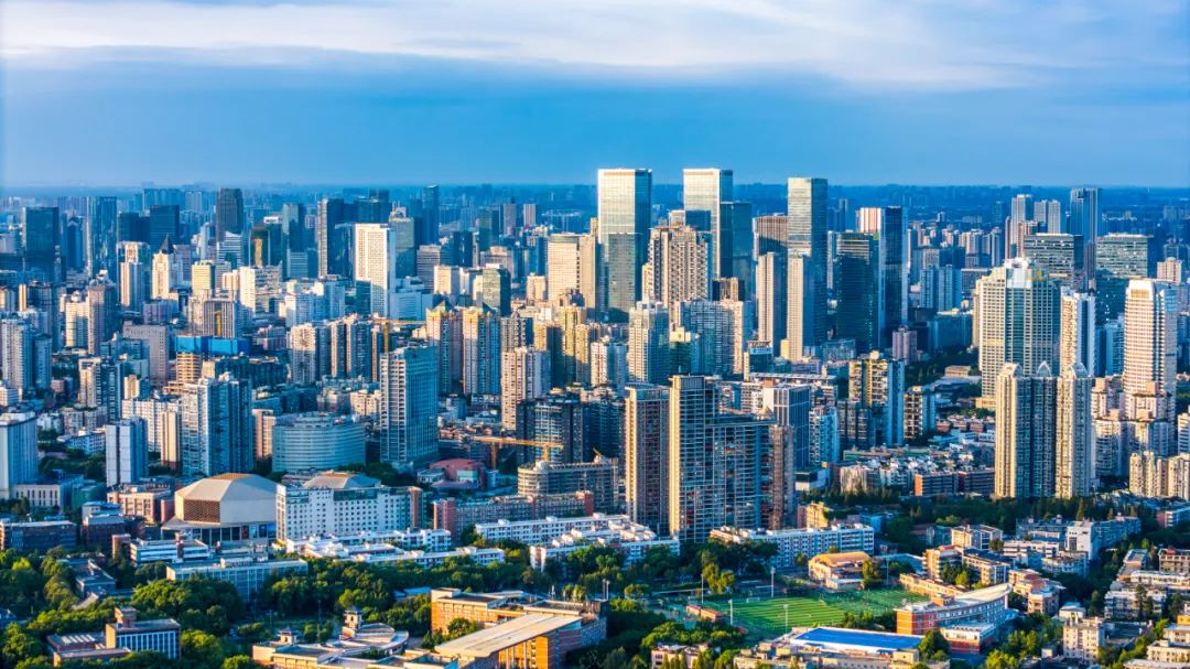 拼搏奋进 创新创造 齐心谱写现代化人民城市建设新篇章——写在市委十四届八次全会召开之际