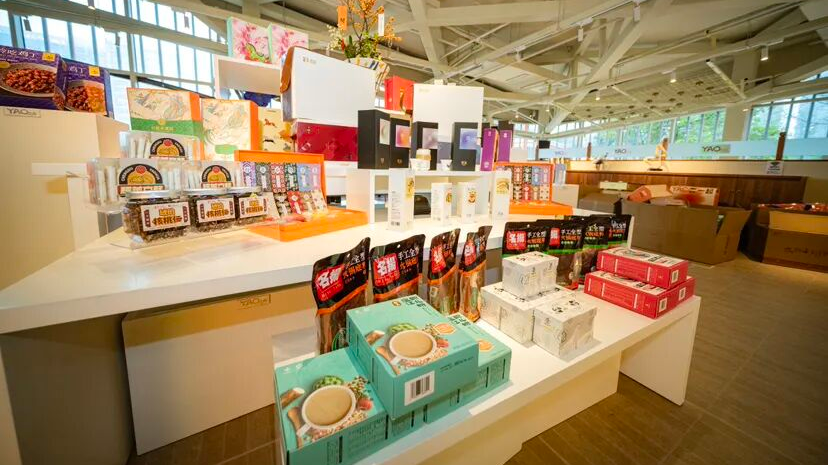 温江湖畔新玩法！87年老字号承包你的全天潮趣时光