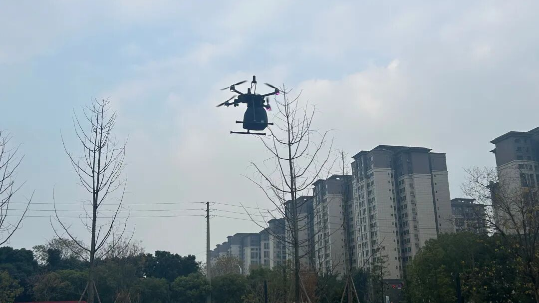 无人机化身“空中骑手”！温江企业协同解锁科技应用新场景～