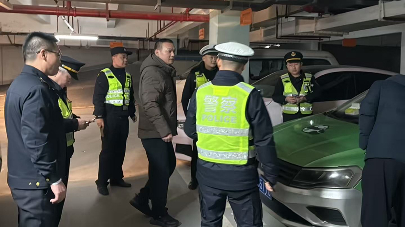 多部门联动！温江查获一辆“克隆出租”