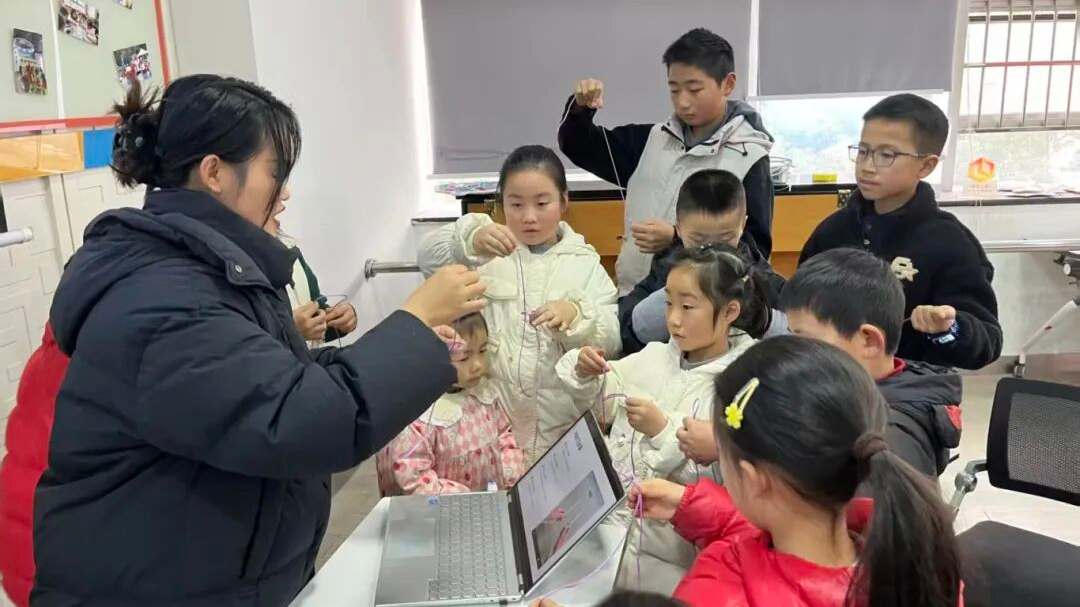 金马街道开展儿童绳结安全体验活动
