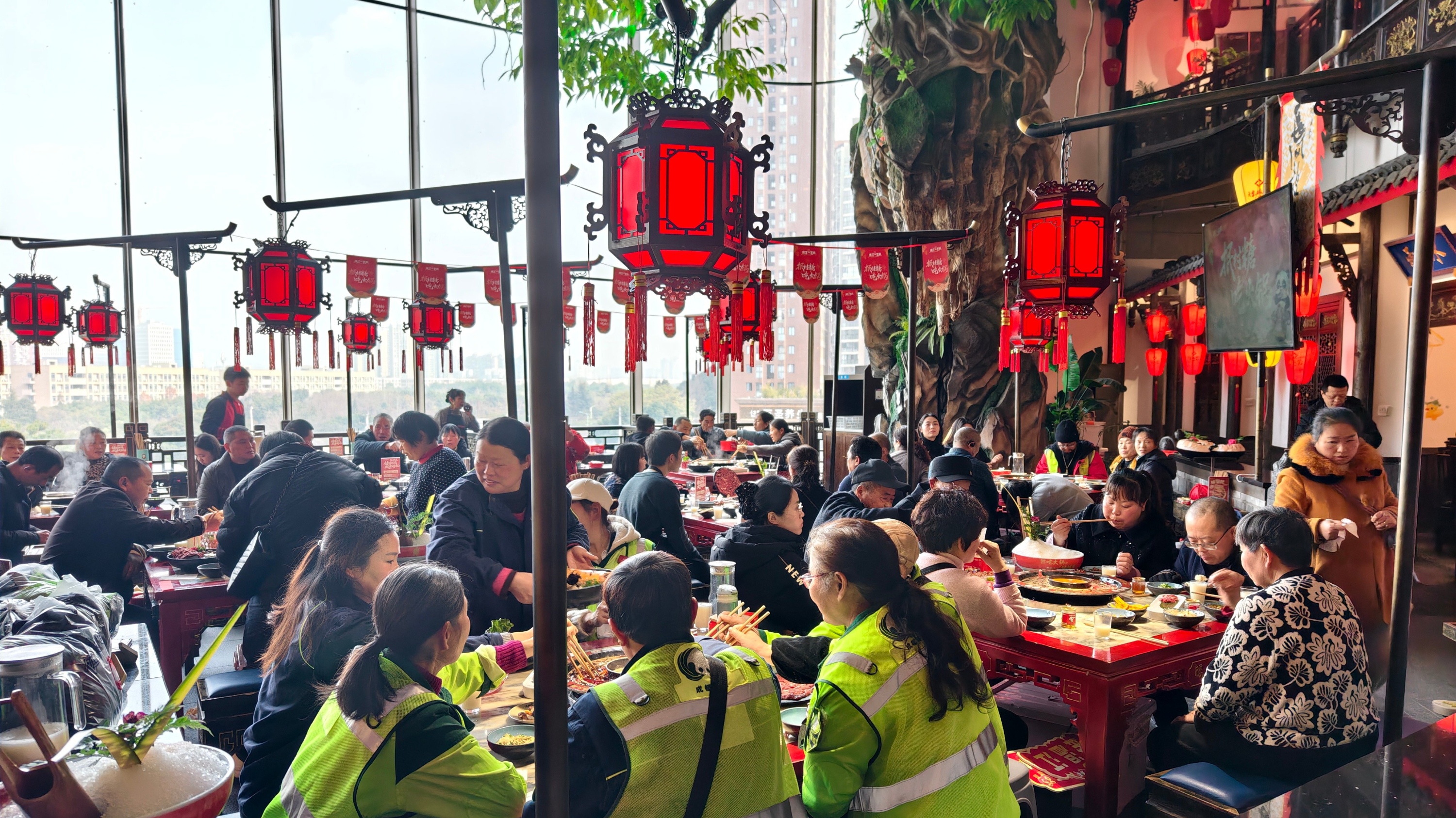 温江一家亲！暖心火锅宴，暖胃更暖邻里心