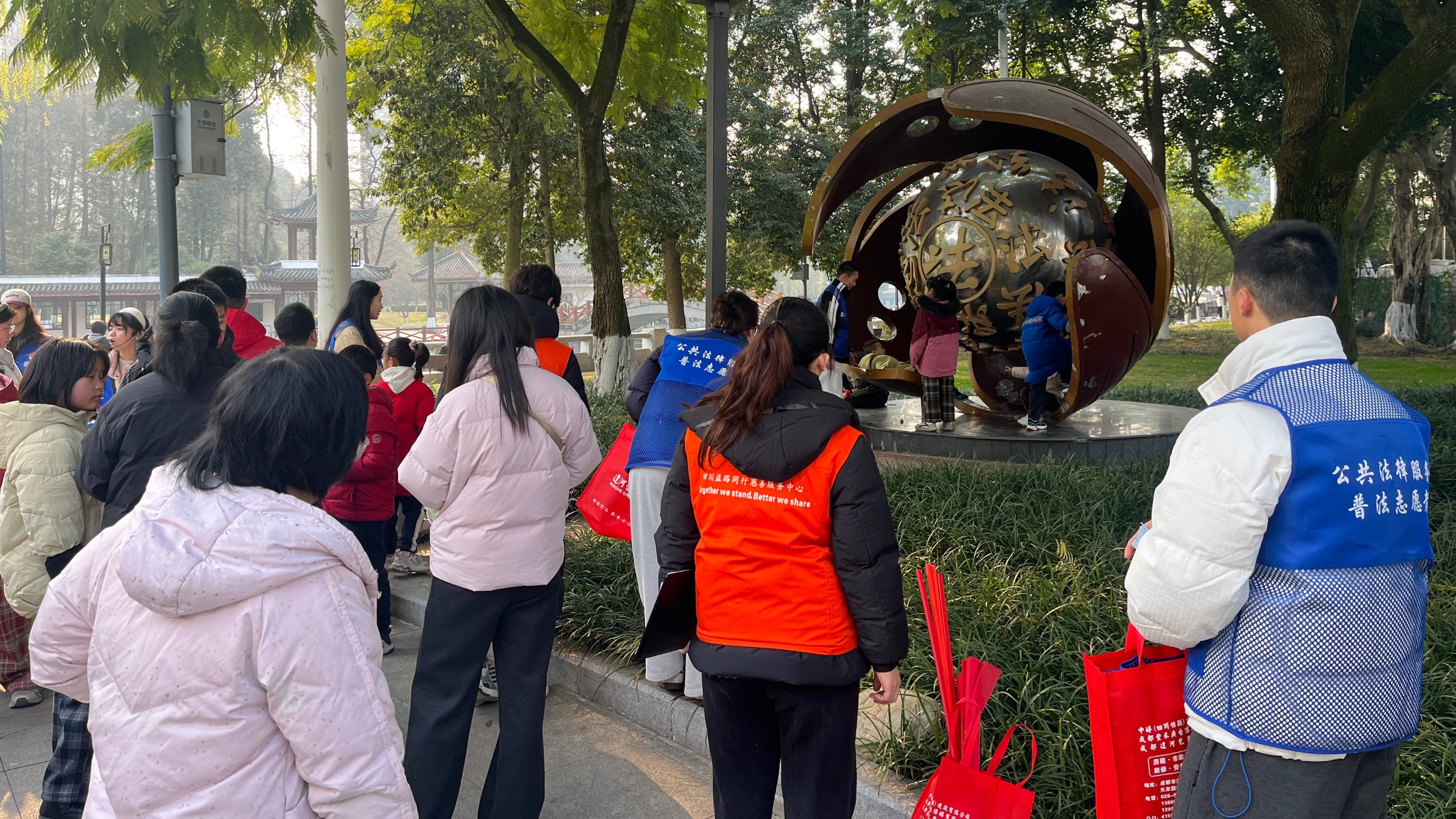 暖心！温江40名孩子收到特殊“礼物”