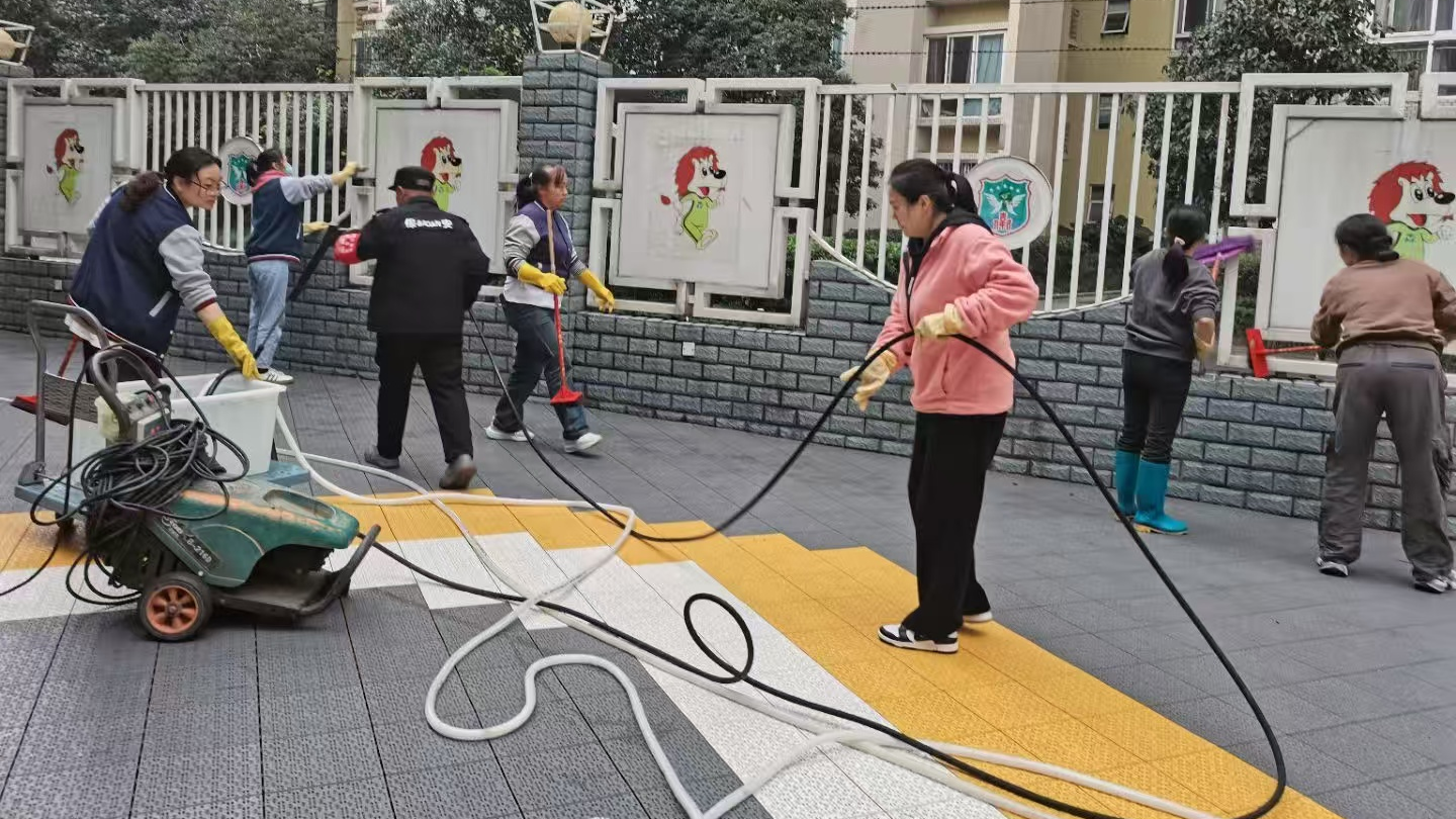 扮靓城乡迎新春！温江开展爱国卫生大扫除活动