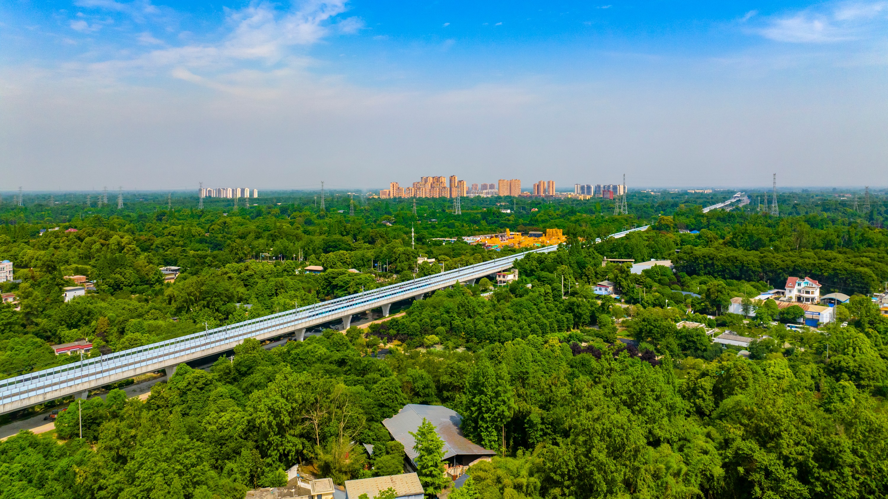 区第十九届人大常委会党组会议暨第五十七次主任会议召开